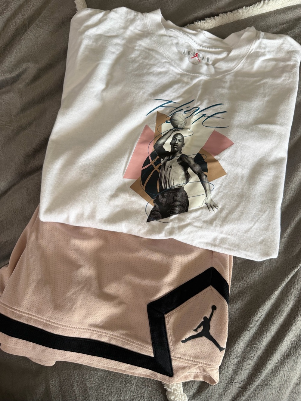 Jordan oversized Tee and shorts set - Picture 14 of 14